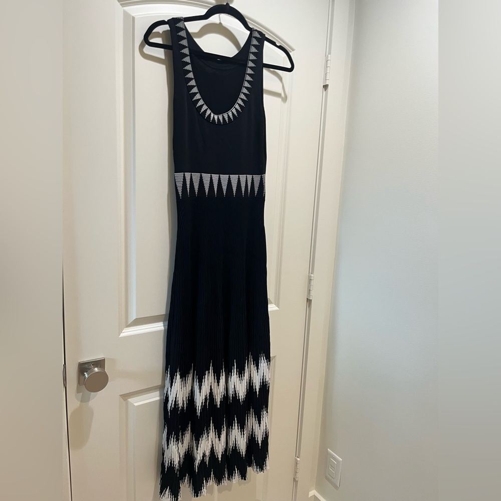Maje Ruche Geo Pattern Knit Midi Dress
NWT Black Size 2 - Picture 2 of 8